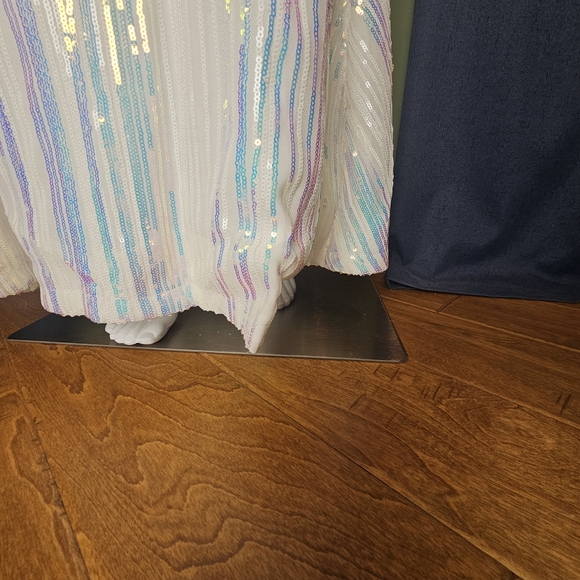 NWT - Stunning White Strapless Mermaid Dress with Iridescent Sequins - XS - Picture 12 of 15